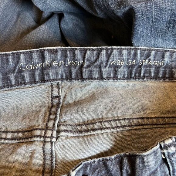 Calvin Klein Men's Jeans Medium Wash Blue Straight Leg Size  36x34 - Picture 8 of 10